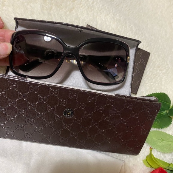Chic Black Sunglasses main image 5